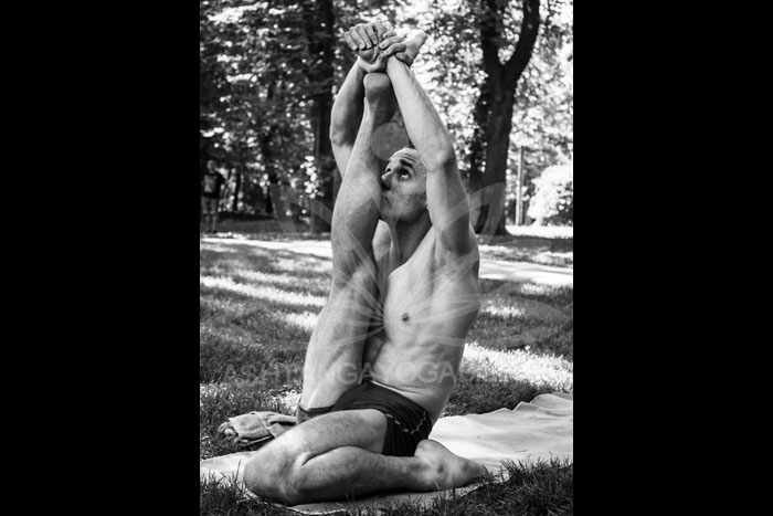 Krounchasana Ashtanga Yoga Bilbao Fernando Gorostiza