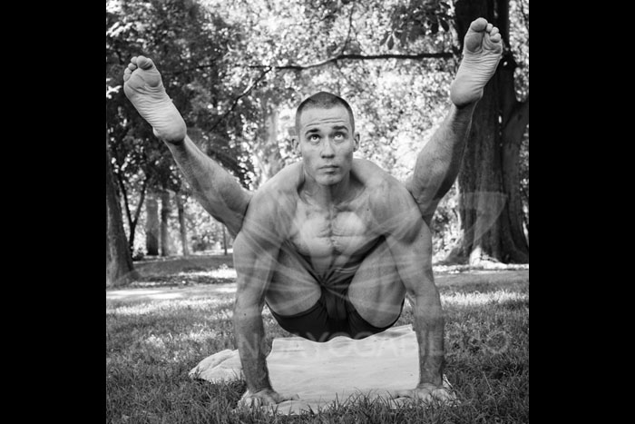 Tittibhasana Ashtanga Yoga Bilbao Fernando Gorostiza